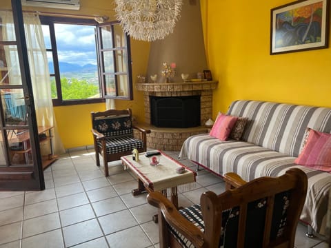 Sunny house at ancient Mycenae, close to Nafplio! Apartment in Argolis, Greece