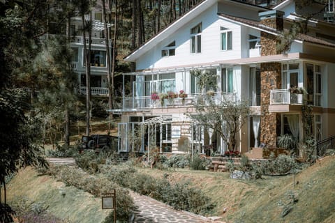 Property building, Natural landscape
