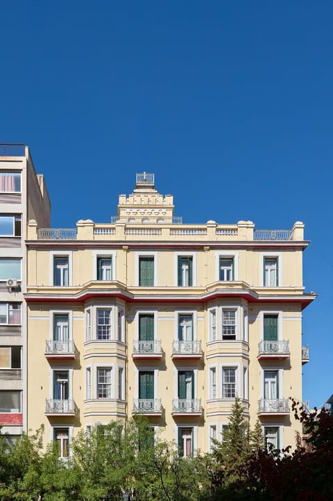 Property building, Day