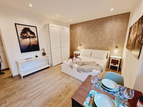 Living room, Seating area, Dining area, Bedroom, wardrobe