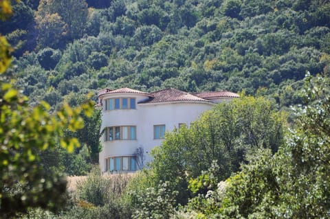 Property building, Day, Natural landscape, Mountain view