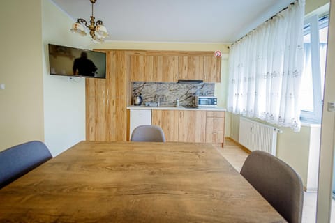 TV and multimedia, Kitchen or kitchenette, Dining area
