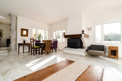 Communal lounge/ TV room, Living room