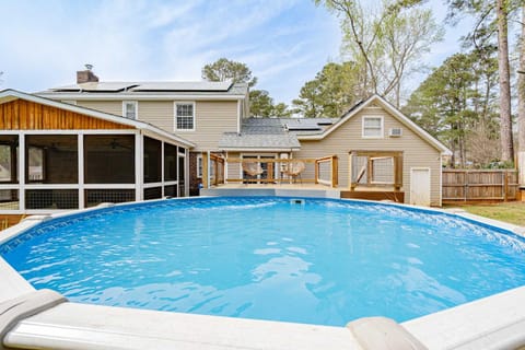 Fenced Yard 10 Mins to Lake Murray House in Irmo