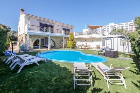 Day, Swimming pool, sunbed