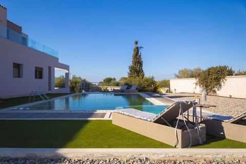 Day, Garden, Garden view, Pool view, Swimming pool, sunbed