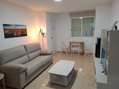 TV and multimedia, Living room, Seating area, Dining area, hair dresser