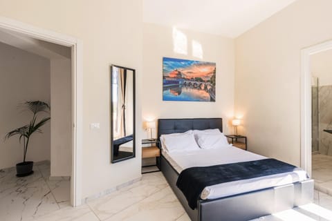 Bed, Photo of the whole room, Bedroom, air conditioner