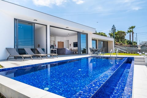 Patio, Day, Pool view, Swimming pool, sunbed