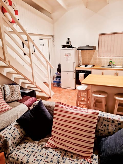 Kitchen or kitchenette, Living room, Seating area