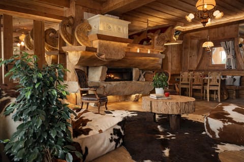 Natural landscape, Living room, Seating area, Food, Mountain view