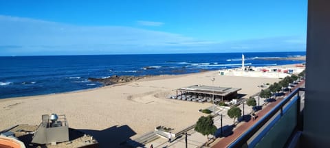 Communal lounge/ TV room, Beach, Sea view