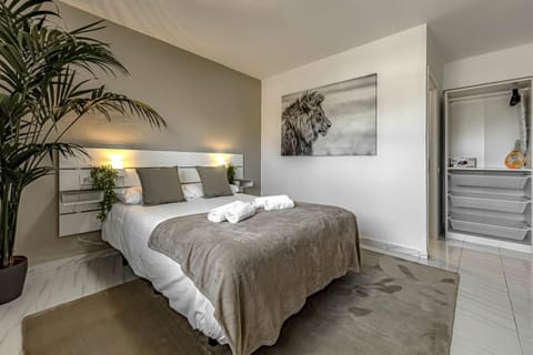 Bed, Photo of the whole room, Bedroom, towels, wardrobe