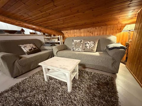 Graziosa mansarda rustica - CIR VDA 0038 Apartment in Aosta