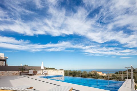 Swimming pool, sunbed