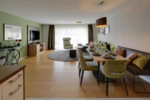 Living room, Dining area