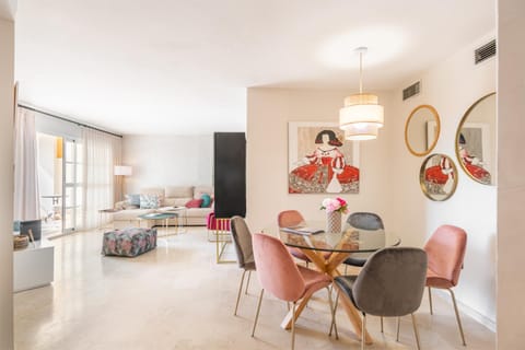 Living room, Photo of the whole room, Dining area