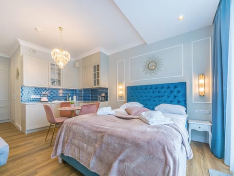 Bed, Kitchen or kitchenette, Photo of the whole room, Bedroom, towels
