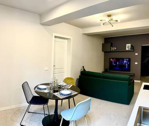 TV and multimedia, Living room, Dining area