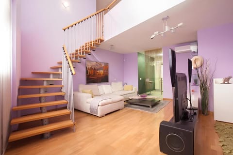 TV and multimedia, Living room, Seating area