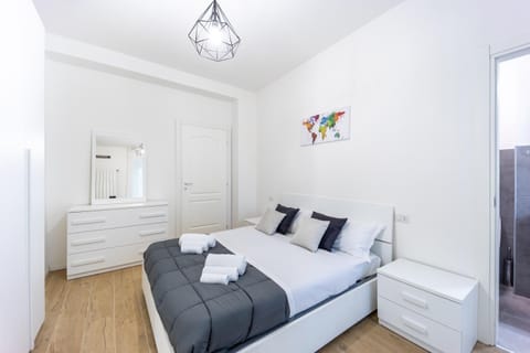 Bed, Photo of the whole room, Bedroom, towels, wardrobe