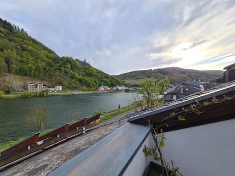 Nearby landmark, Neighbourhood, Natural landscape, Mountain view, River view