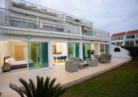 Property building, Balcony/Terrace