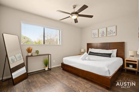 Minutes to Zilker, Barton Springs and Free Parking Apartment in Zilker