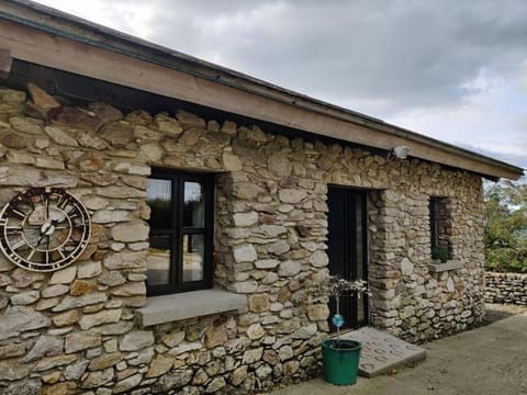 Kingsford renovated old cottage House in Ireland