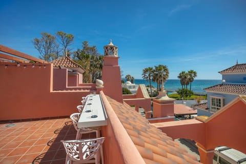 Lorea Playa, Luxury 6 Bedroom Villa with Seaview Villa in Marbella