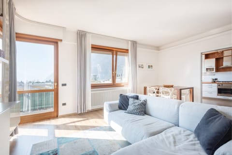 View (from property/room), Balcony/Terrace, Living room, Dining area