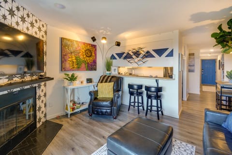 Walk to the Beach Ocean Shores Condo! Apartment in Ocean Shores