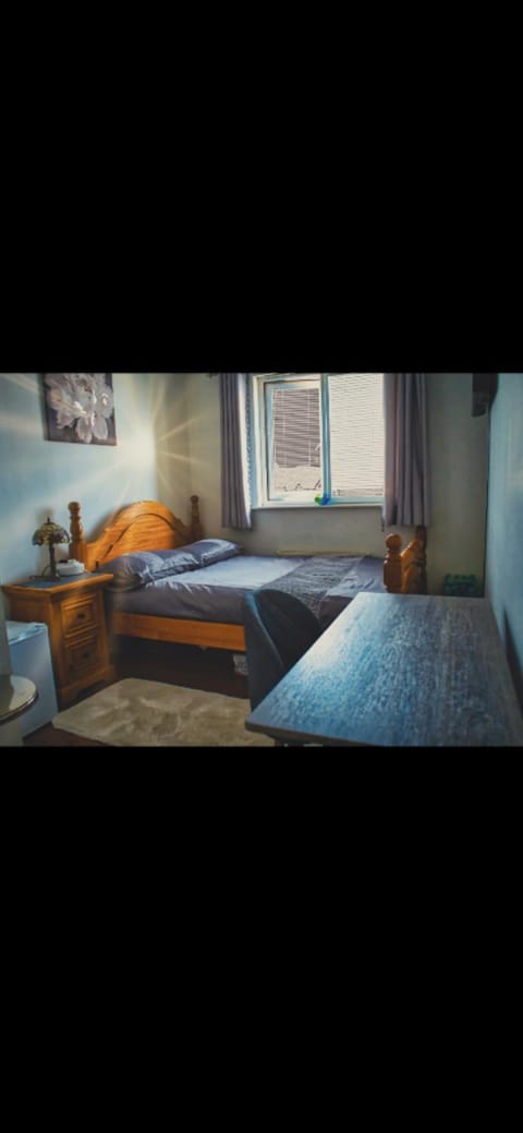 Detached House with a private en suite room Vacation rental in Glasgow