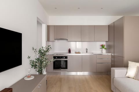 TV and multimedia, Coffee/tea facilities, Living room, dishwasher, pet friendly, stove, kitchen