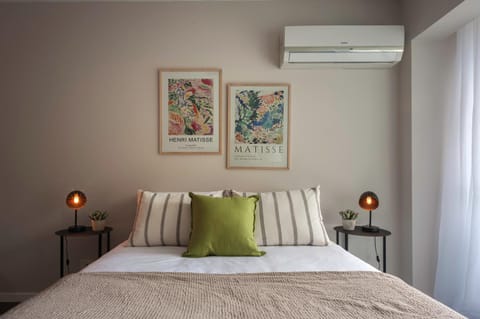 Bed, Bedroom, air conditioner