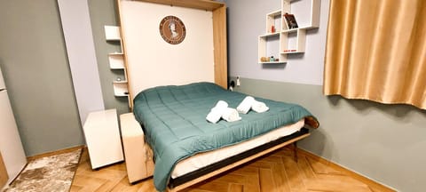 Bed, Decorative detail