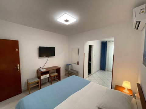 Apartmens and Rooms Madunic V Bed and Breakfast in Split