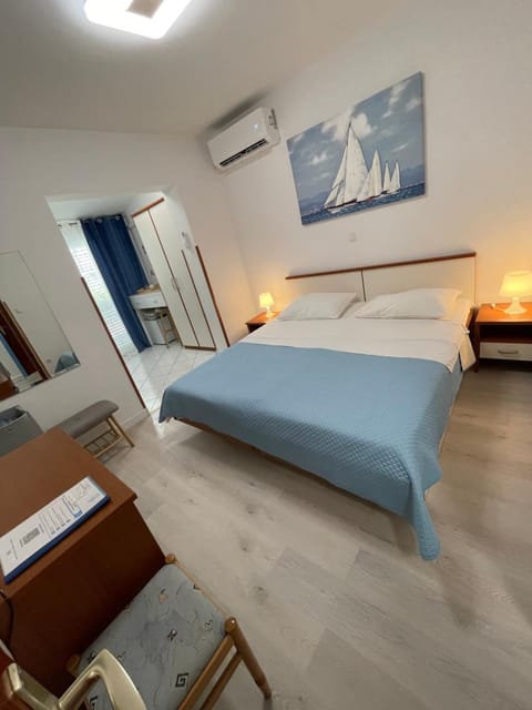 Apartmens and Rooms Madunic V Bed and Breakfast in Split