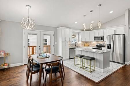 Harvey House - Stand Alone Home Min To Campus House in Knoxville