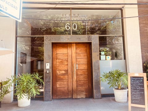 Property building, Facade/entrance, Lobby or reception