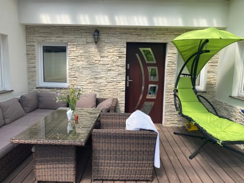 Patio, Seating area, sunbed