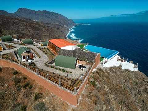 Property building, Natural landscape, Bird's eye view, Garden view, Mountain view, Sea view, Swimming pool