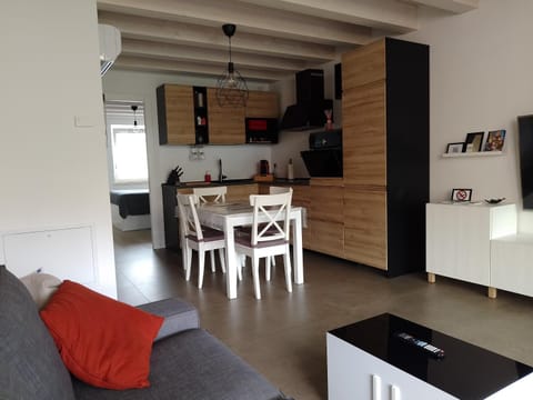 Kitchen or kitchenette, Living room, Dining area, dishwasher, oven