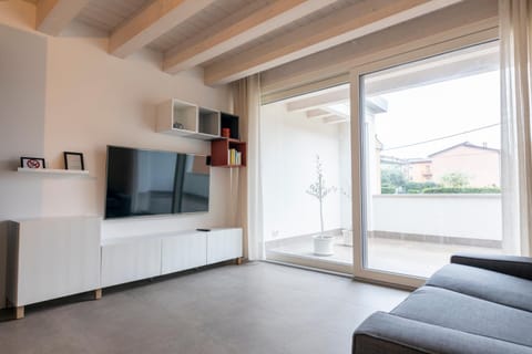 TV and multimedia, Living room, Seating area, Evening entertainment