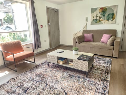 Horizon House, Luxury 2-Bedroom Ground floor flat, Parking, WiFi, Netflix Apartment in Oxford