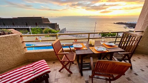View (from property/room), Balcony/Terrace, Pool view, Sea view