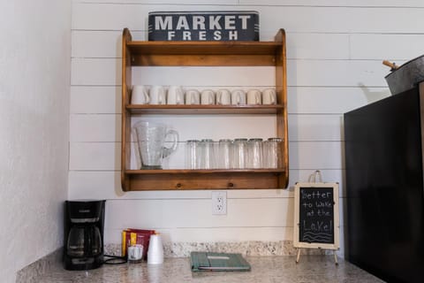 Coffee/tea facilities, Kitchen or kitchenette