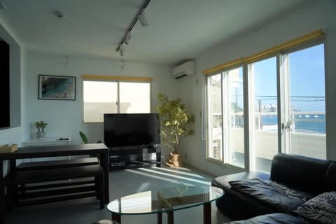 TV and multimedia, Kitchen or kitchenette, Living room, Dining area