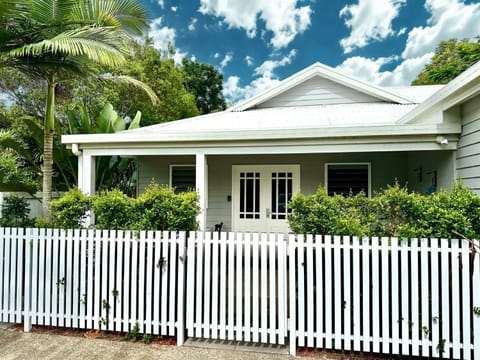 Property building, Day, Garden