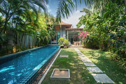 Property building, Day, Garden, Swimming pool, Swimming pool, sunbed